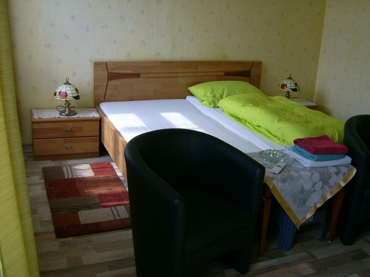 Hatzenport Gasthaus Zur Traube מראה חיצוני תמונה